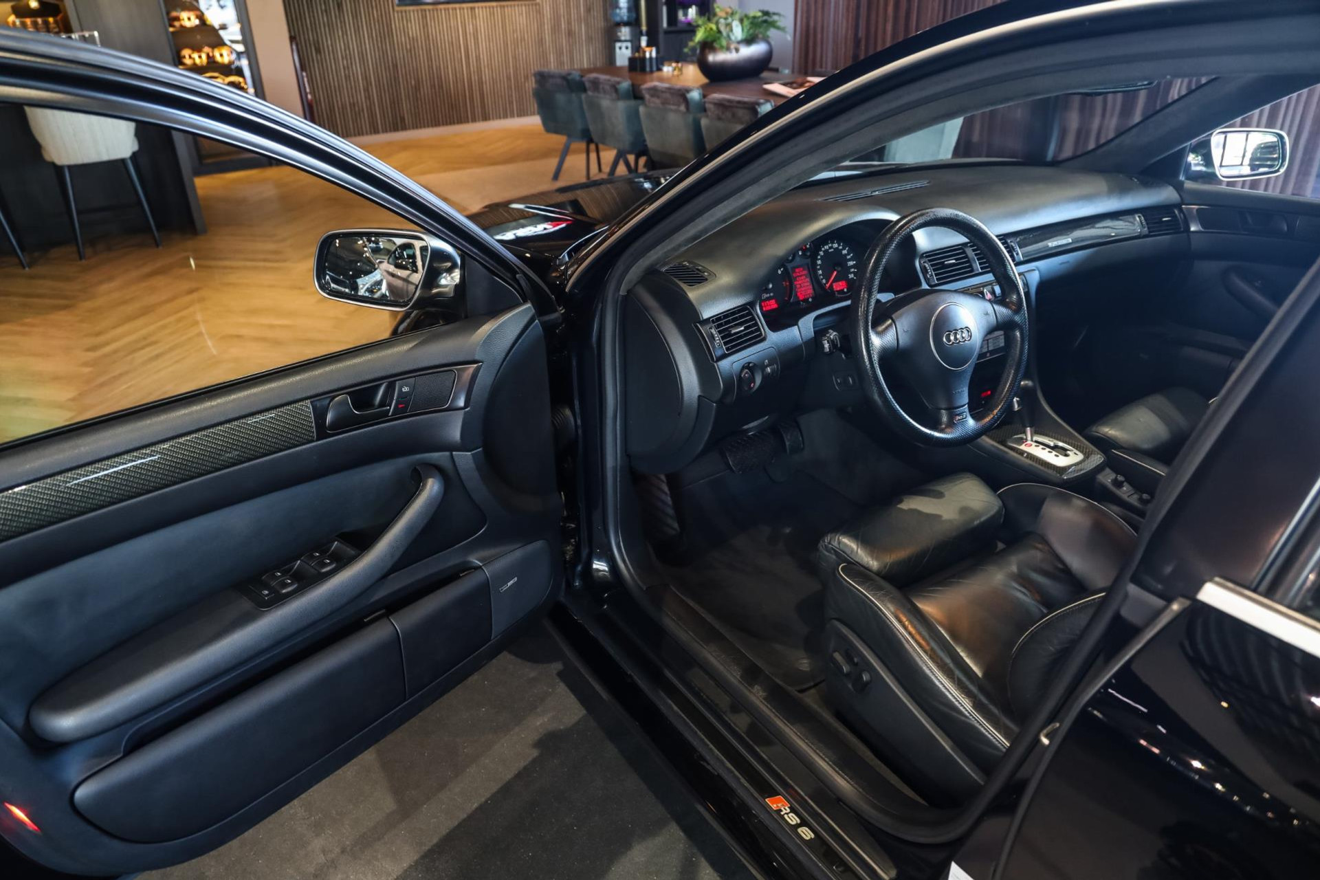 Audi RS6 Avant 4.2 Quattro, 450 PK, C5, Schuif/-Kanteldak, Navigatie, Recaro/Seats/Zwart, Full/History, 163DKM!! 43758180-4.jpg | FinancialLease