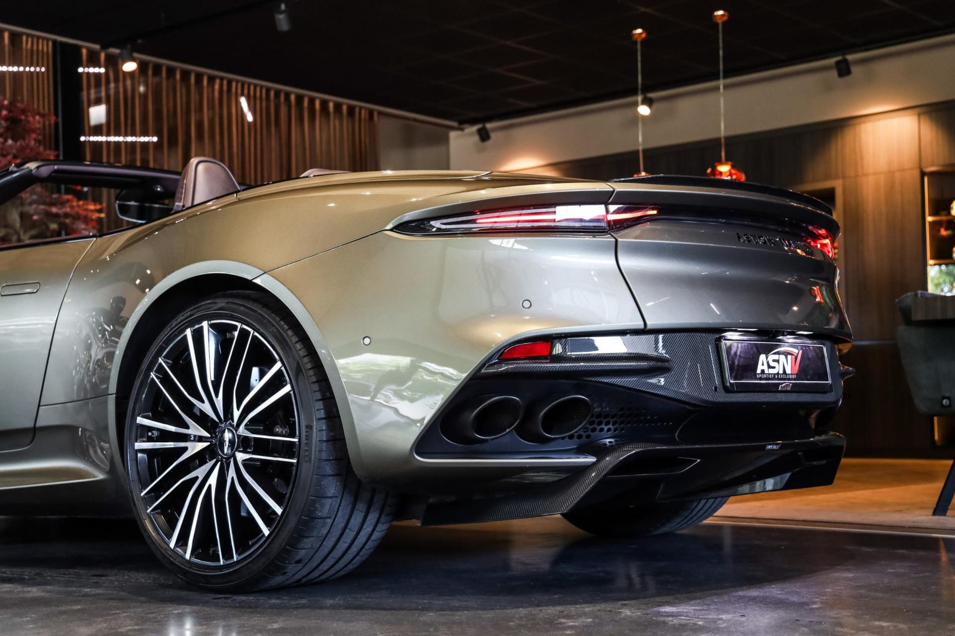 Aston Martin DBS Volante 5.2 V12 SUPERLEGGERA, 725 PK, Carbon/Body/Pack, Premium/Sport/Seats, Stoel/Verwarming/Ventilatie, BTW!! 45599323-14.jpg | FinancialLease