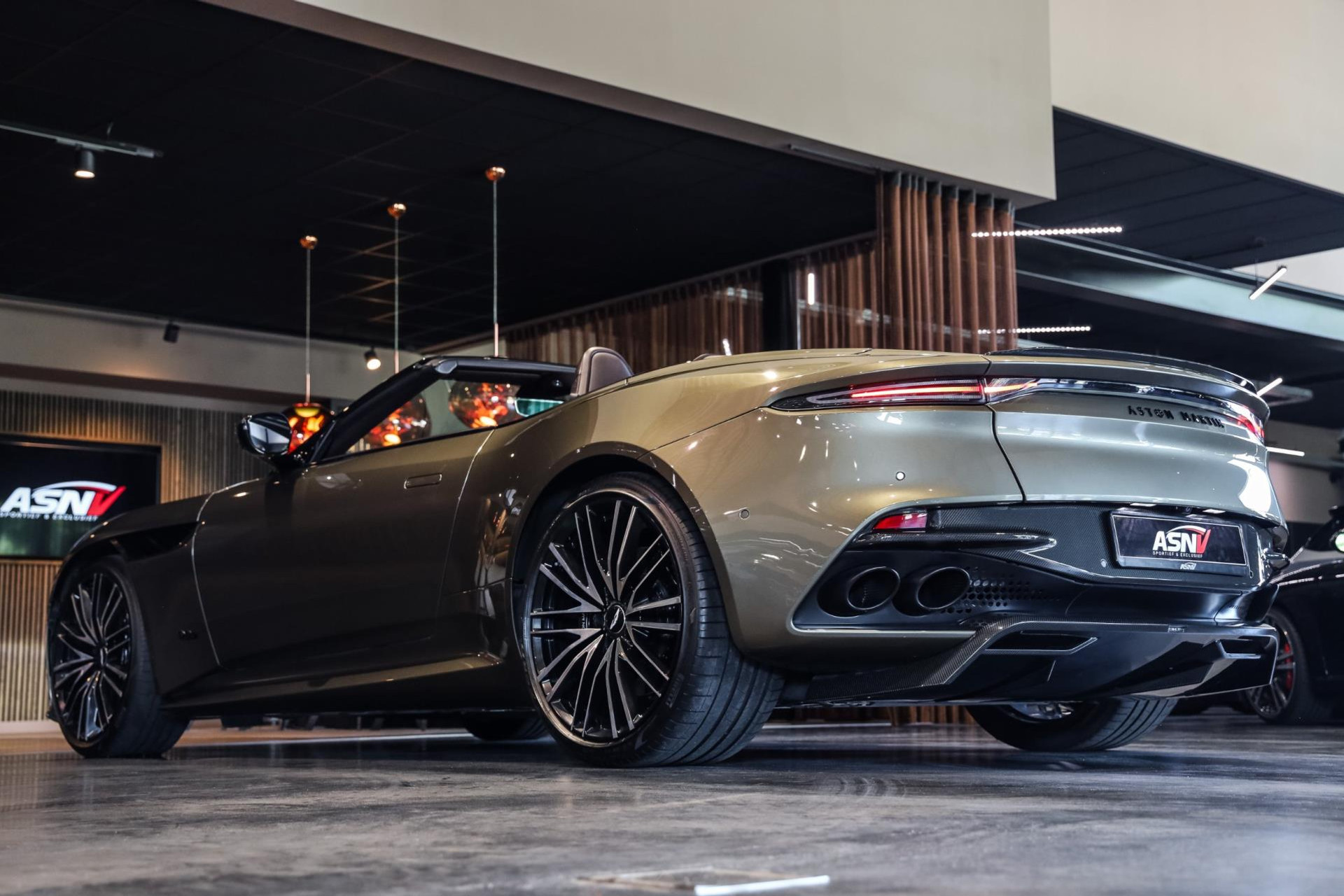 Aston Martin DBS Volante 5.2 V12 SUPERLEGGERA, 725 PK, Carbon/Body/Pack, Premium/Sport/Seats, Stoel/Verwarming/Ventilatie, BTW!! 45599323-2.jpg | FinancialLease