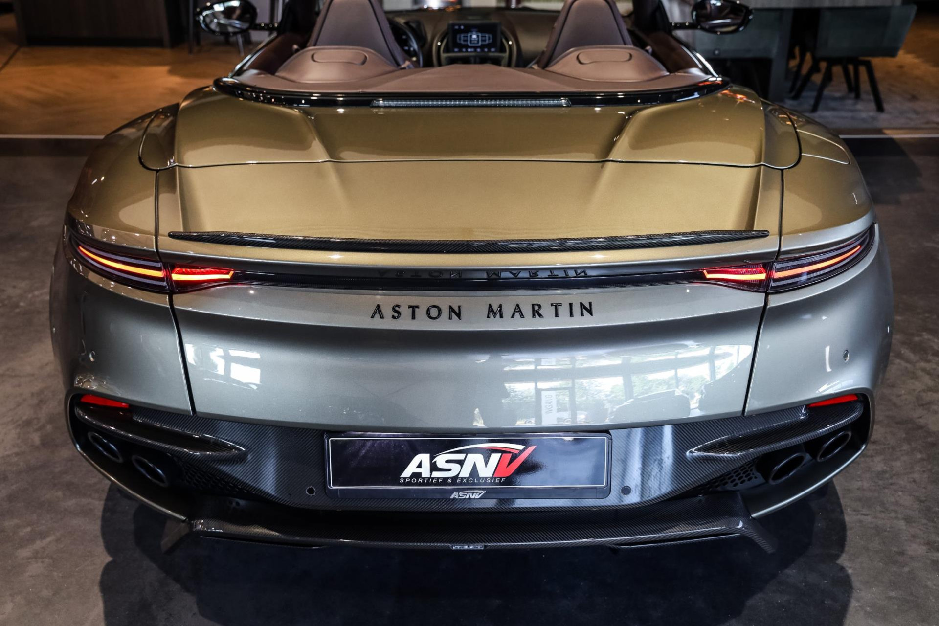 Aston Martin DBS Volante 5.2 V12 SUPERLEGGERA, 725 PK, Carbon/Body/Pack, Premium/Sport/Seats, Stoel/Verwarming/Ventilatie, BTW!! 45599323-43.jpg | FinancialLease