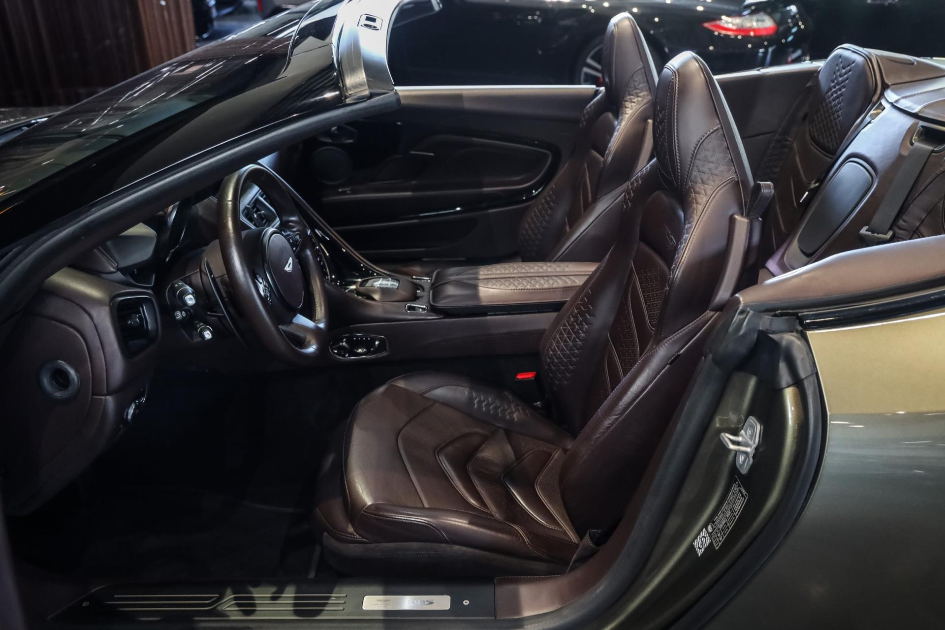 Aston Martin DBS Volante 5.2 V12 SUPERLEGGERA, 725 PK, Carbon/Body/Pack, Premium/Sport/Seats, Stoel/Verwarming/Ventilatie, BTW!! 45599323-6.jpg | FinancialLease