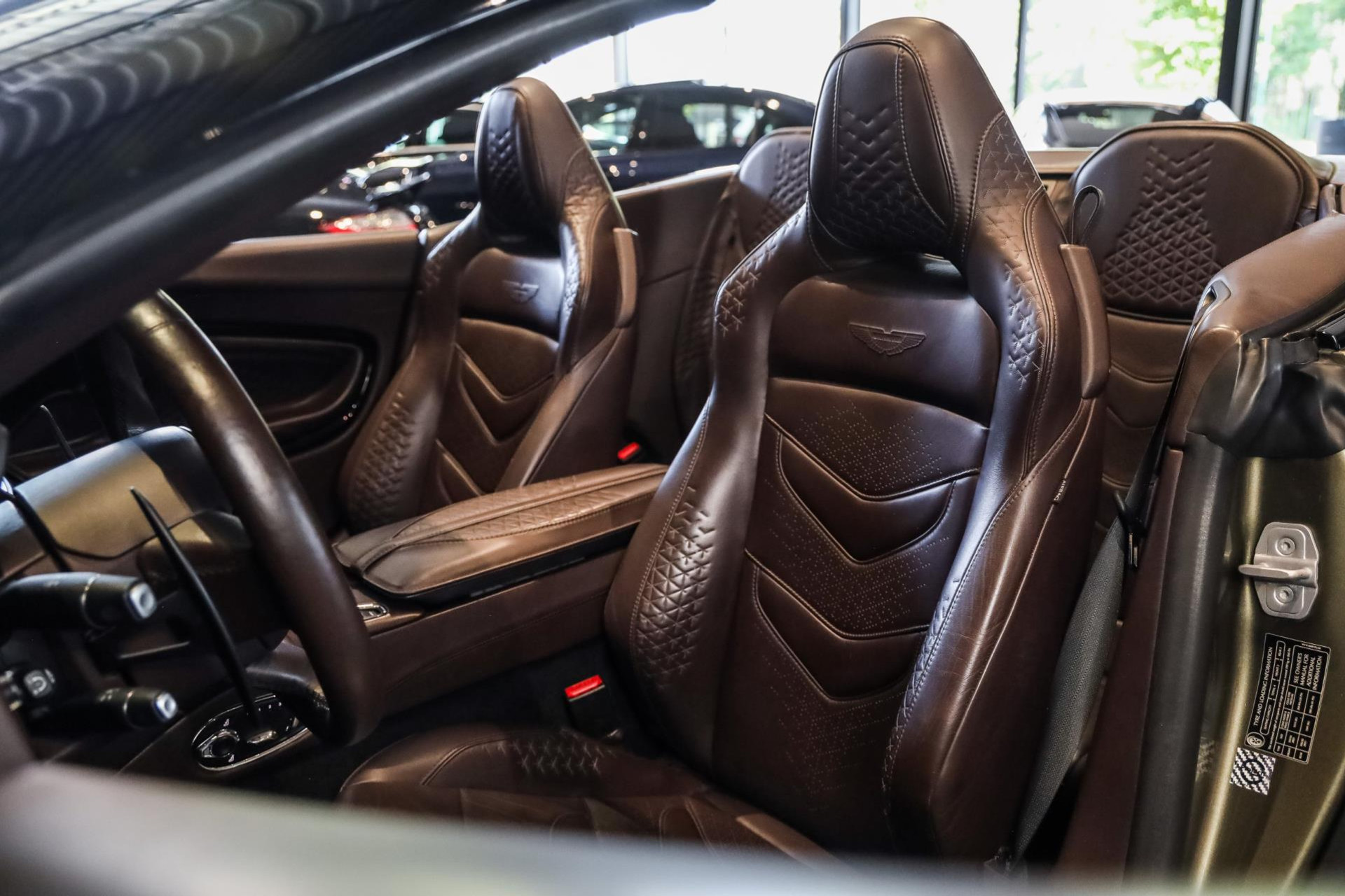 Aston Martin DBS Volante 5.2 V12 SUPERLEGGERA, 725 PK, Carbon/Body/Pack, Premium/Sport/Seats, Stoel/Verwarming/Ventilatie, BTW!! 45599323-7.jpg | FinancialLease