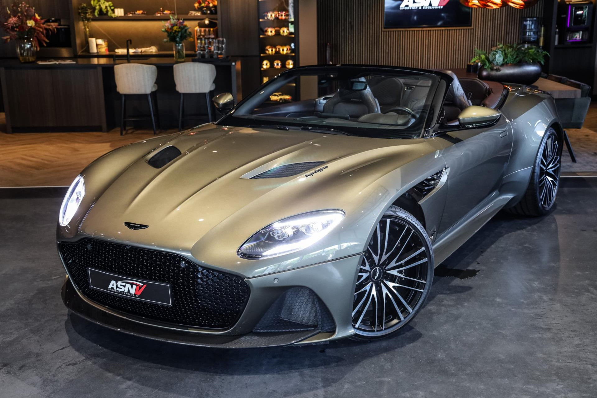 Aston Martin DBS Volante 5.2 V12 SUPERLEGGERA, 725 PK, Carbon/Body/Pack, Premium/Sport/Seats, Stoel/Verwarming/Ventilatie, BTW!! 45599323-9.jpg | FinancialLease
