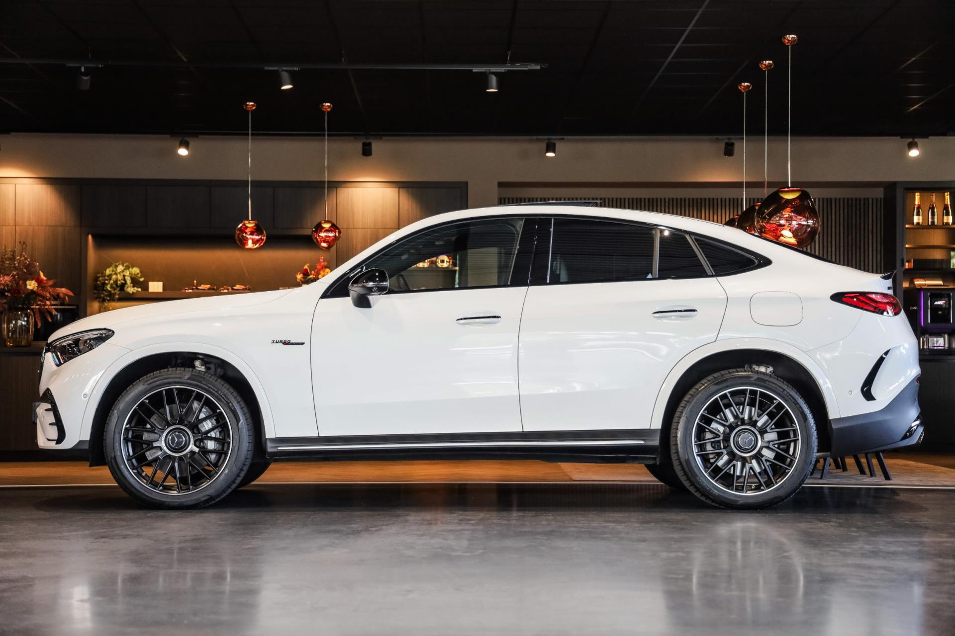 Mercedes-Benz GLC Coupé 400e 4MATIC AMG Line, 381 PK, Full/63AMG, Pano/Dak, Head/Up, Distronic/Plus, 360/Camera, Org. NL!! 47884573-1.jpg | FinancialLease
