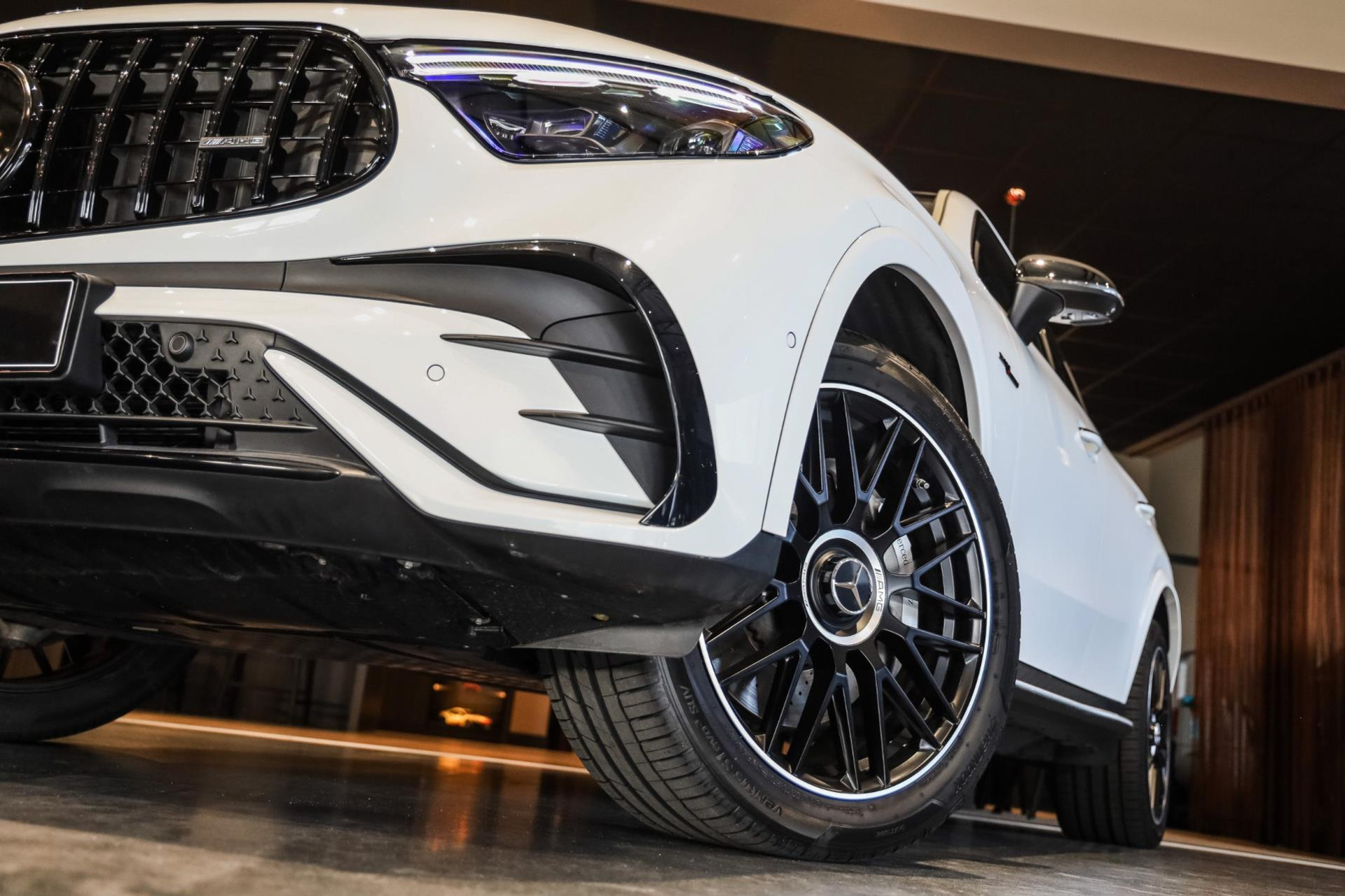 Mercedes-Benz GLC Coupé 400e 4MATIC AMG Line, 381 PK, Full/63AMG, Pano/Dak, Head/Up, Distronic/Plus, 360/Camera, Org. NL!! 47884573-9.jpg | FinancialLease