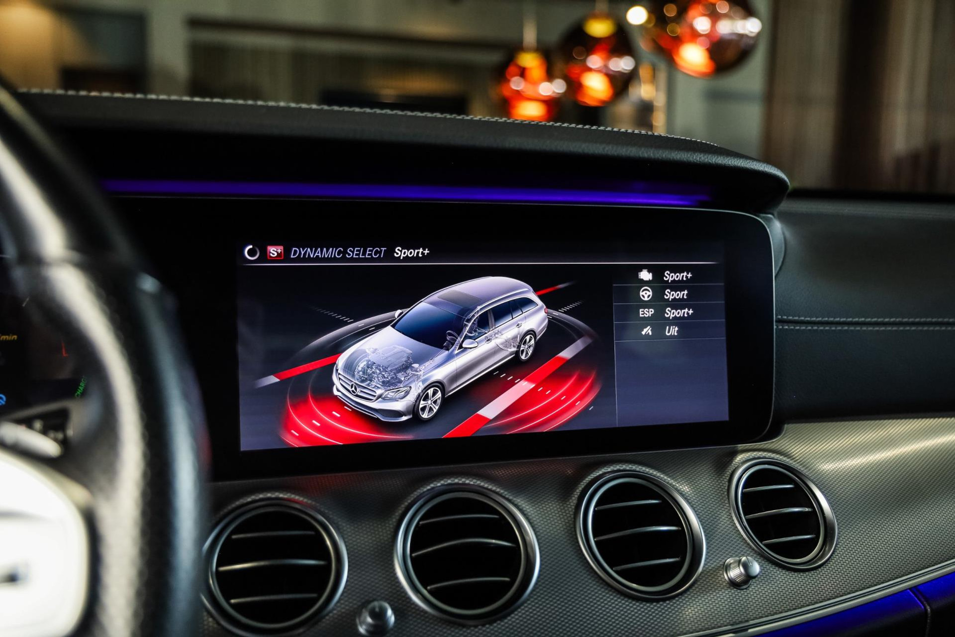 Mercedes-Benz E-Klasse Estate 300 de Business Solution AMG, 306 PK, AMG/In/Exterieur, Wide/Screen, Night/Pakket, Camera, BTW, 2020 47970019-19.jpg | FinancialLease