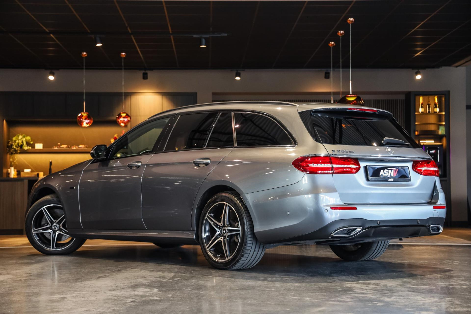 Mercedes-Benz E-Klasse Estate 300 de Business Solution AMG, 306 PK, AMG/In/Exterieur, Wide/Screen, Night/Pakket, Camera, BTW, 2020 47970019-2.jpg | FinancialLease