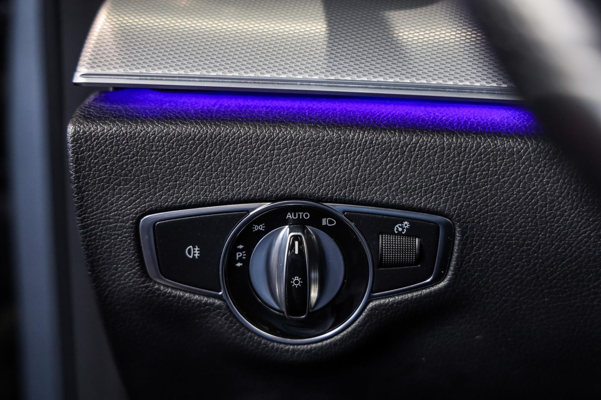 Mercedes-Benz E-Klasse Estate 300 de Business Solution AMG, 306 PK, AMG/In/Exterieur, Wide/Screen, Night/Pakket, Camera, BTW, 2020 47970019-24.jpg | FinancialLease