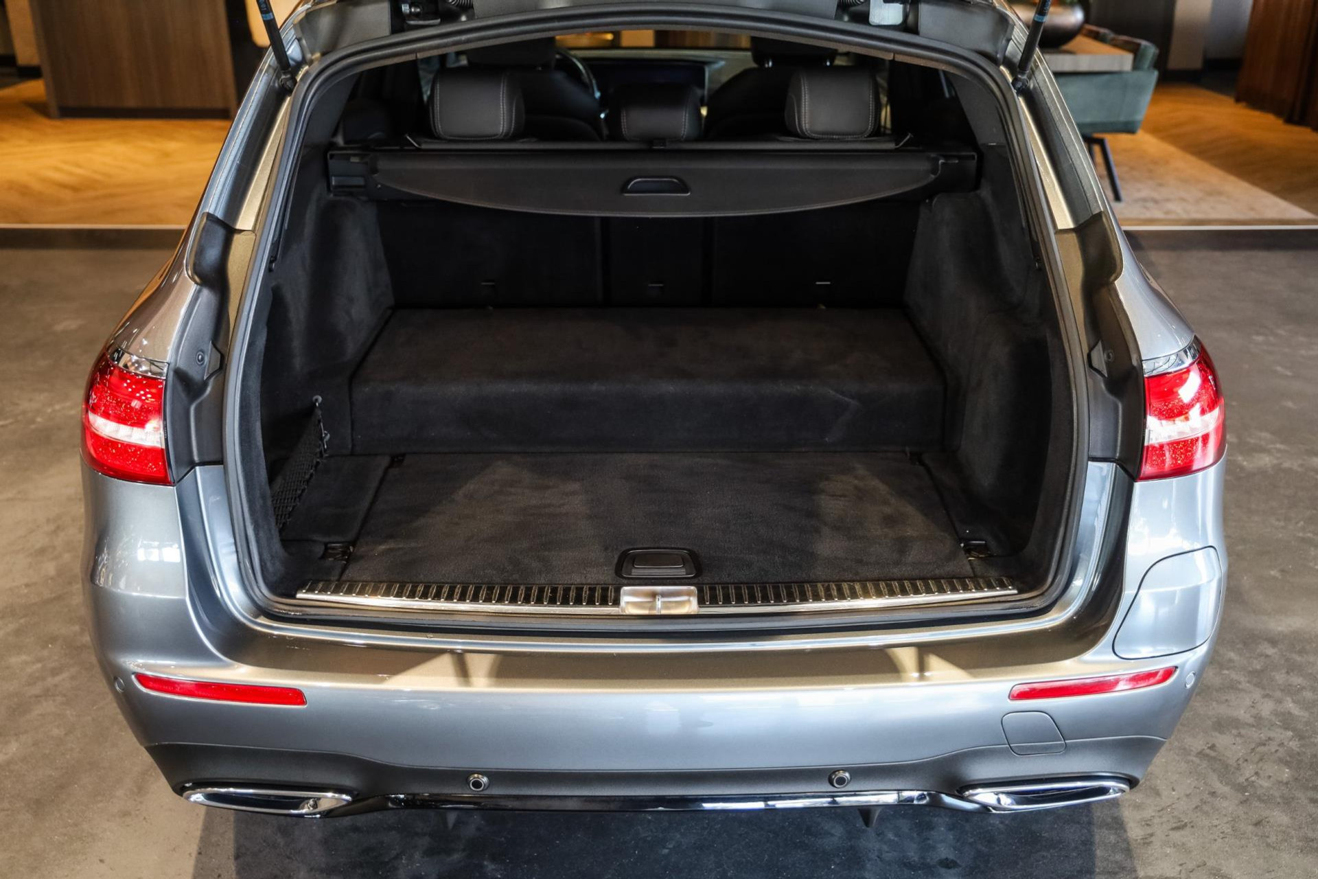 Mercedes-Benz E-Klasse Estate 300 de Business Solution AMG, 306 PK, AMG/In/Exterieur, Wide/Screen, Night/Pakket, Camera, BTW, 2020 47970019-35.jpg | FinancialLease