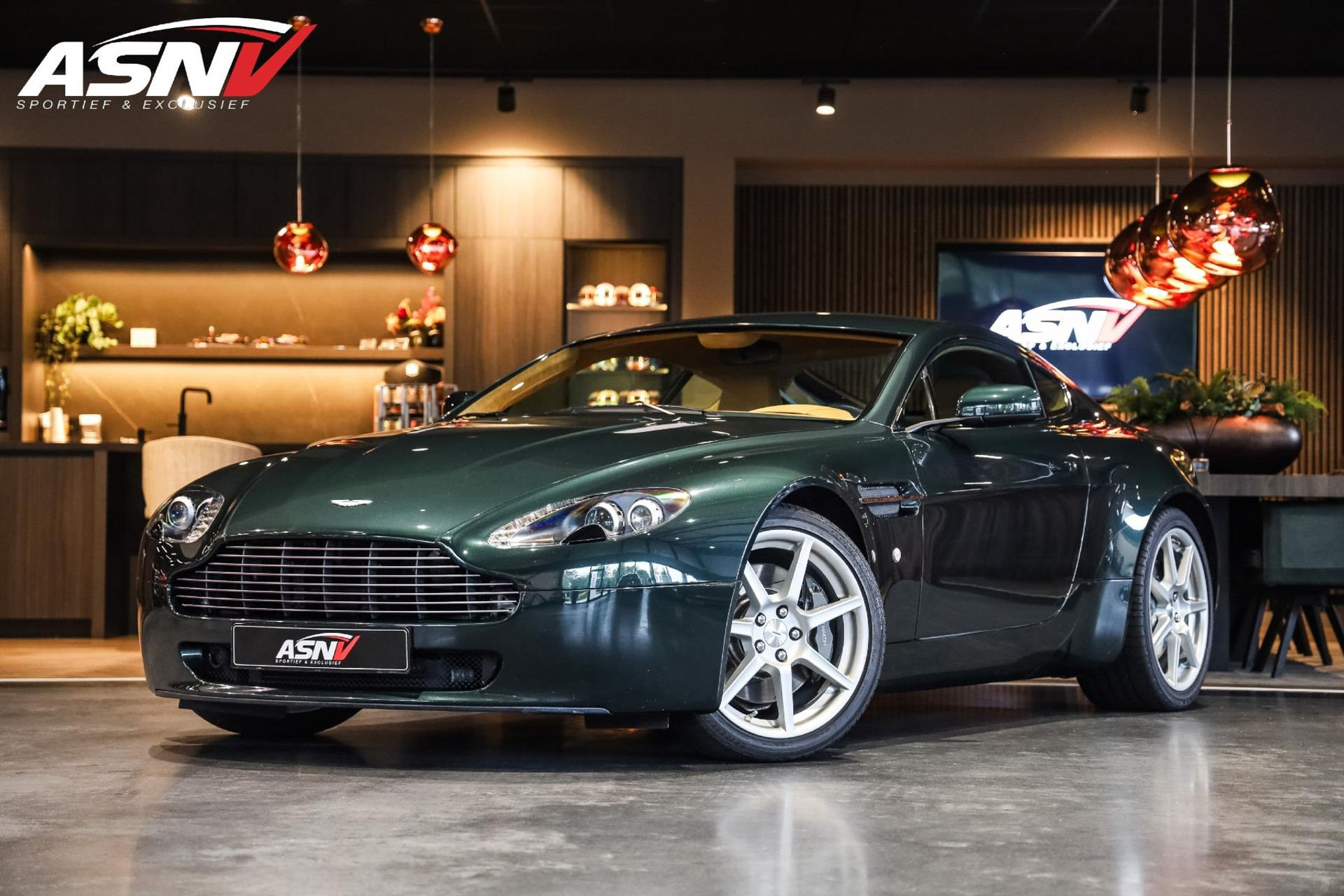 Aston Martin V8 Vantage 4.3 V8 Sportshift, 380 PK, Full/History/Cito, Alcanatra/Hemel, Navigatie, Elektr/Stoelen, 45DKM, Org. NL!! 48160351-0.jpg | FinancialLease