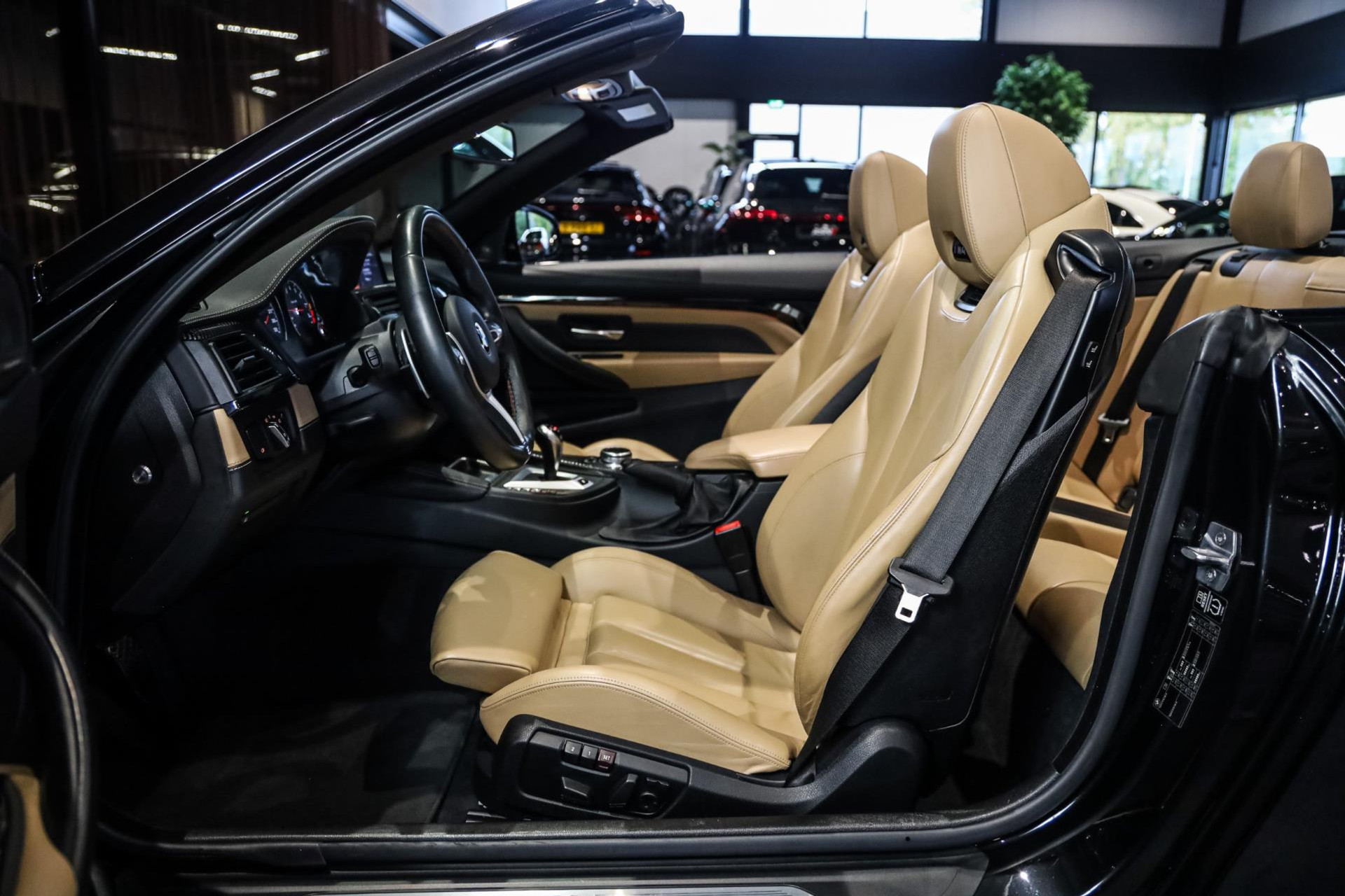 BMW M4 Cabriolet 430 PK, M/Performance/Uitlaat, Carbon/Front/Rear, Sport/Seats, Harman/Kardon, Head/Up, Surround/View, Org NL!! 48513922-4.jpg | FinancialLease